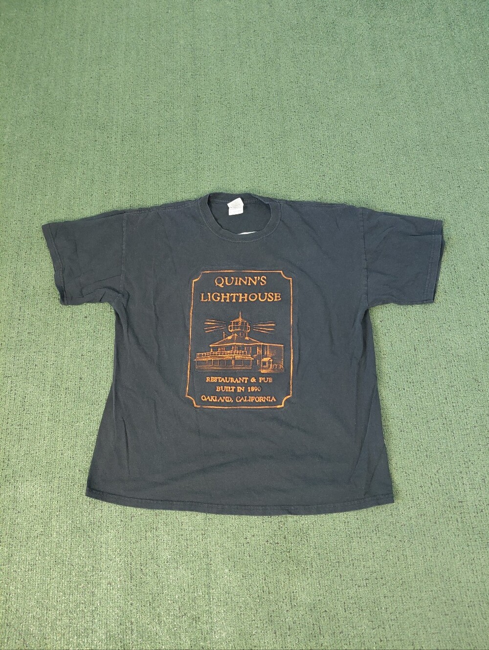 VINTAGE 2006 Quinn's Lighthouse Restaurant & Pub Oakland California Y2K Black T